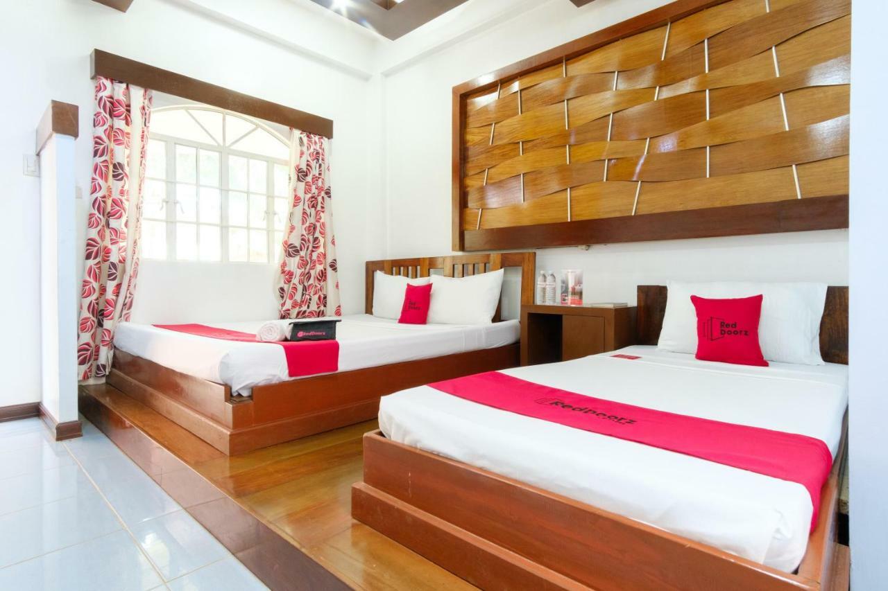 Reddoorz Premium @ Abueg Road Extension Puerto Princesa Buitenkant foto