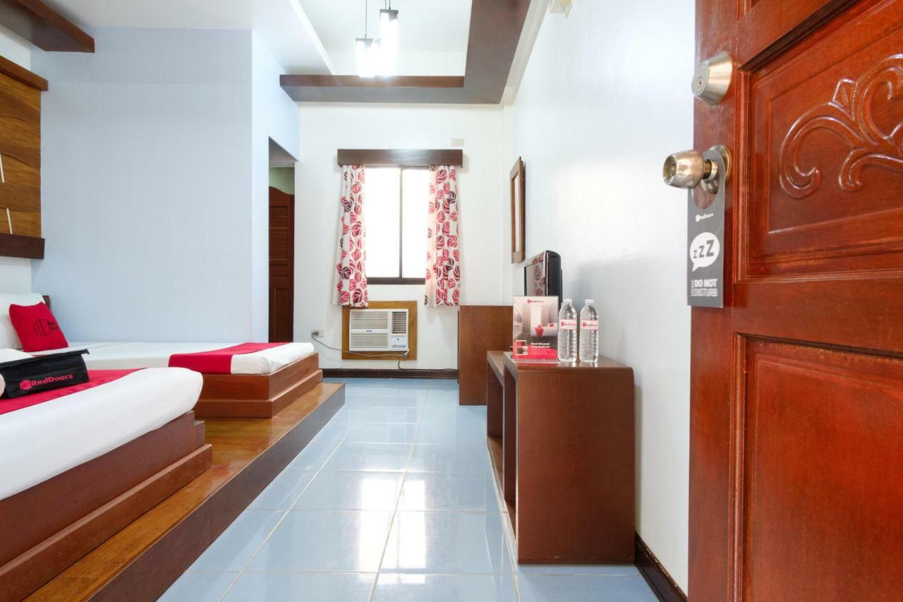 Reddoorz Premium @ Abueg Road Extension Puerto Princesa Buitenkant foto