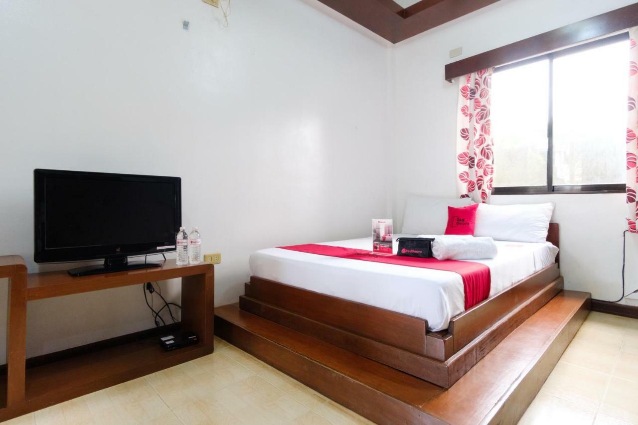 Reddoorz Premium @ Abueg Road Extension Puerto Princesa Buitenkant foto
