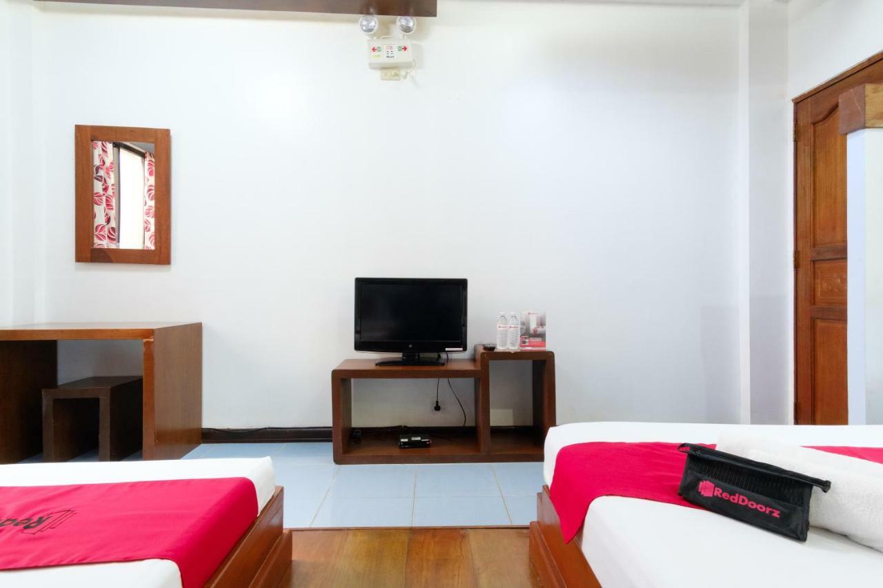 Reddoorz Premium @ Abueg Road Extension Puerto Princesa Buitenkant foto