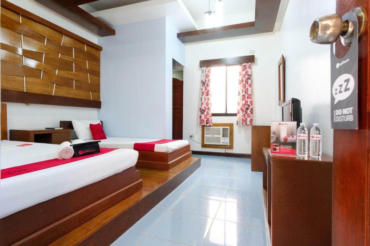 Reddoorz Premium @ Abueg Road Extension Puerto Princesa Buitenkant foto