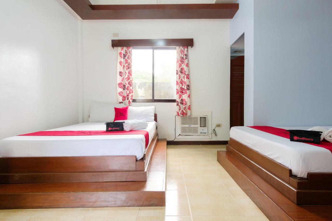 Reddoorz Premium @ Abueg Road Extension Puerto Princesa Buitenkant foto