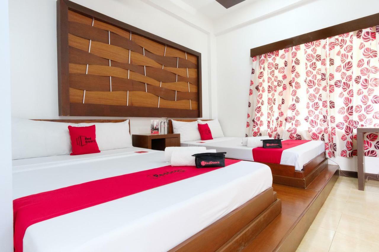 Reddoorz Premium @ Abueg Road Extension Puerto Princesa Buitenkant foto