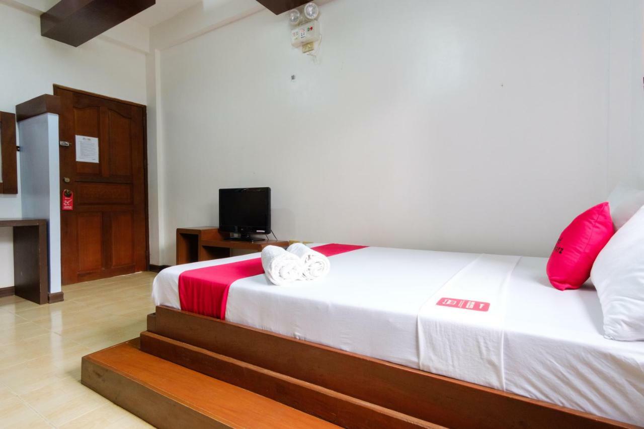 Reddoorz Premium @ Abueg Road Extension Puerto Princesa Buitenkant foto