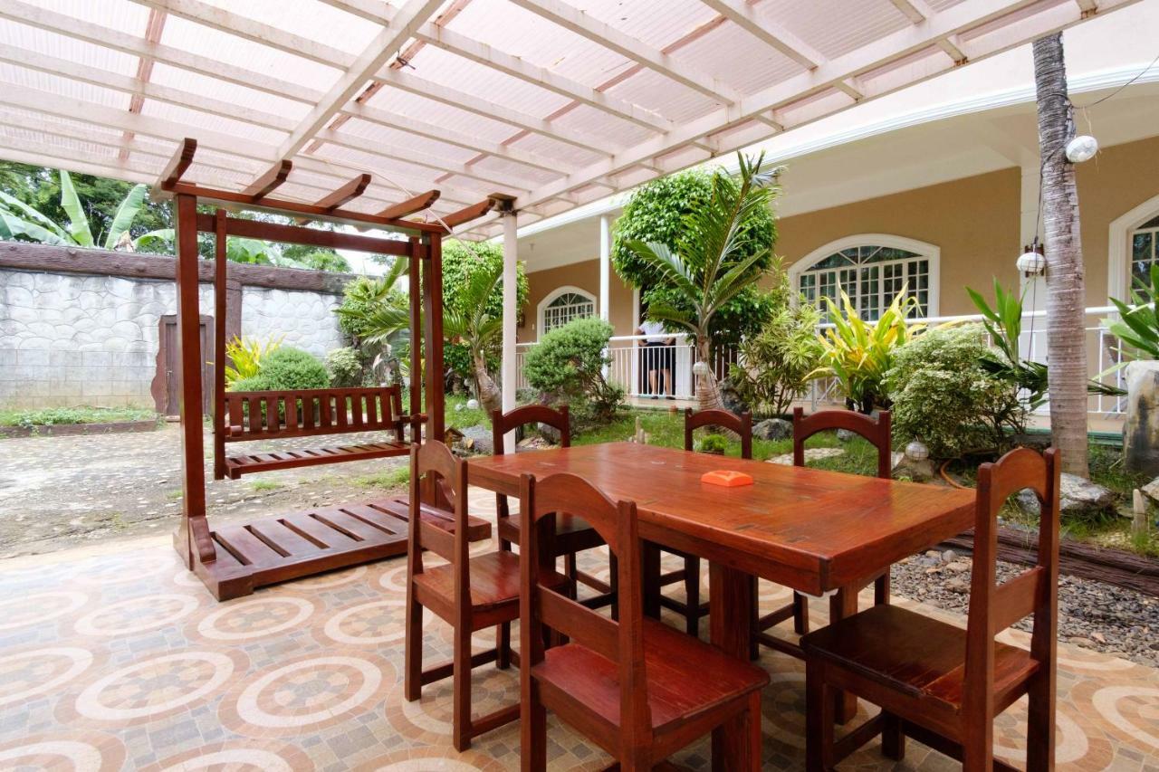 Reddoorz Premium @ Abueg Road Extension Puerto Princesa Buitenkant foto